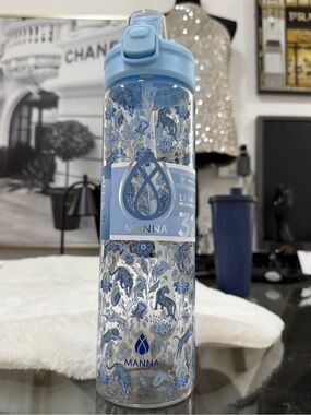 MAnna Blue Floral Reusable glass Water Bottle with Flip-Top Lid straw new